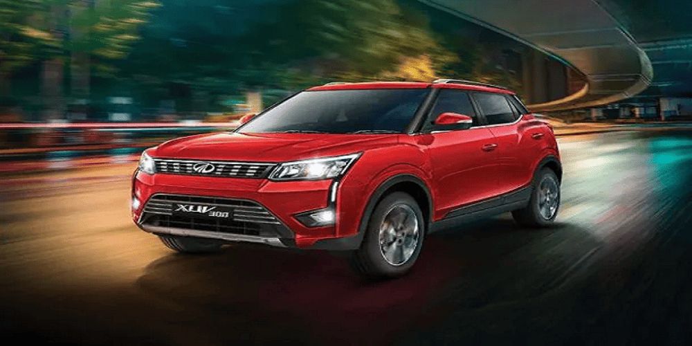Mahindra XUV300 W8 (O) On Road Price, Mileage, Features & Specs
